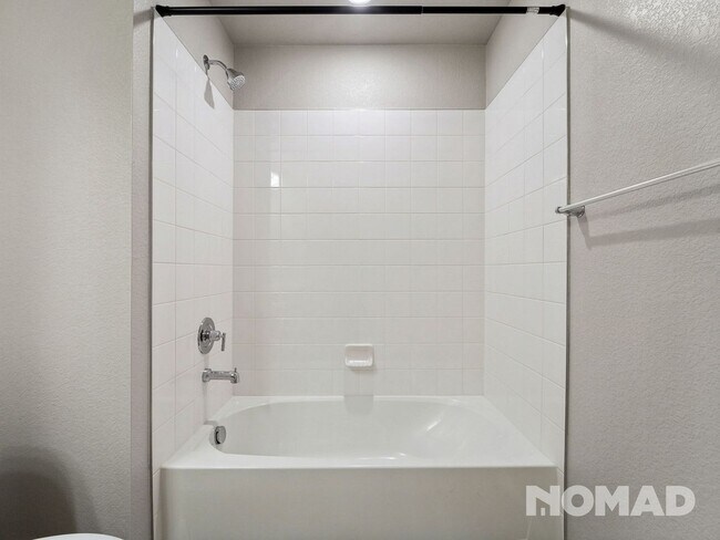 Building Photo - 6112 N Lisbon St