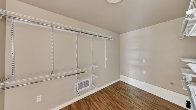 Building Photo - 2742 Umatilla Dr
