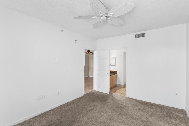 Building Photo - 1130 Reserve Way