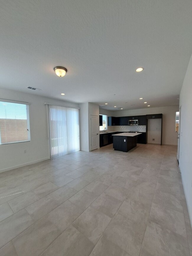 Building Photo - Gorgeous Two-Story Home Near Copper & Willow!