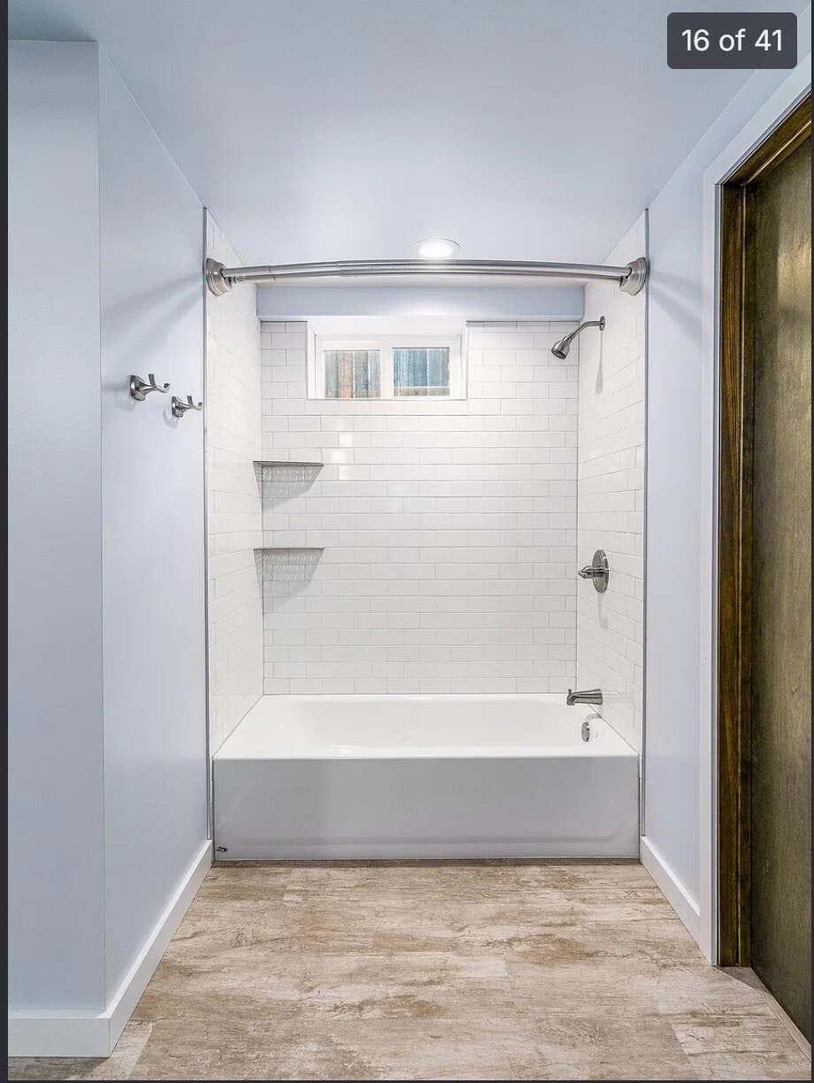 Building Photo - 606 E 35th Ave