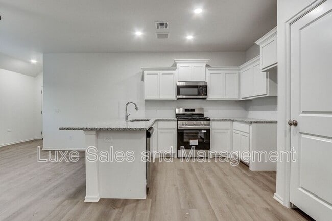 Building Photo - 11613 Mackenzie Wy