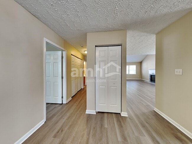 Building Photo - 7019 Beaverwood Dr