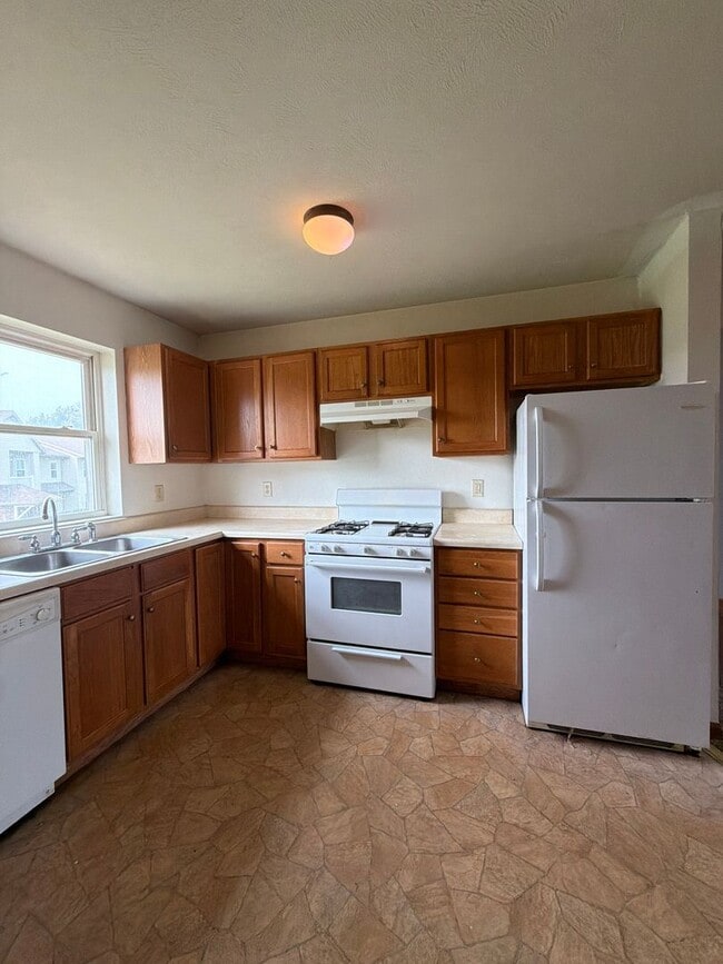 Building Photo - 279 Woodridge Ct