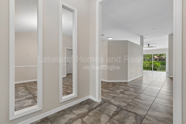 Building Photo - 95 Woodside Dr