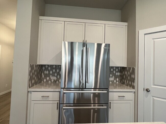 Building Photo - 4443 Stark Aly