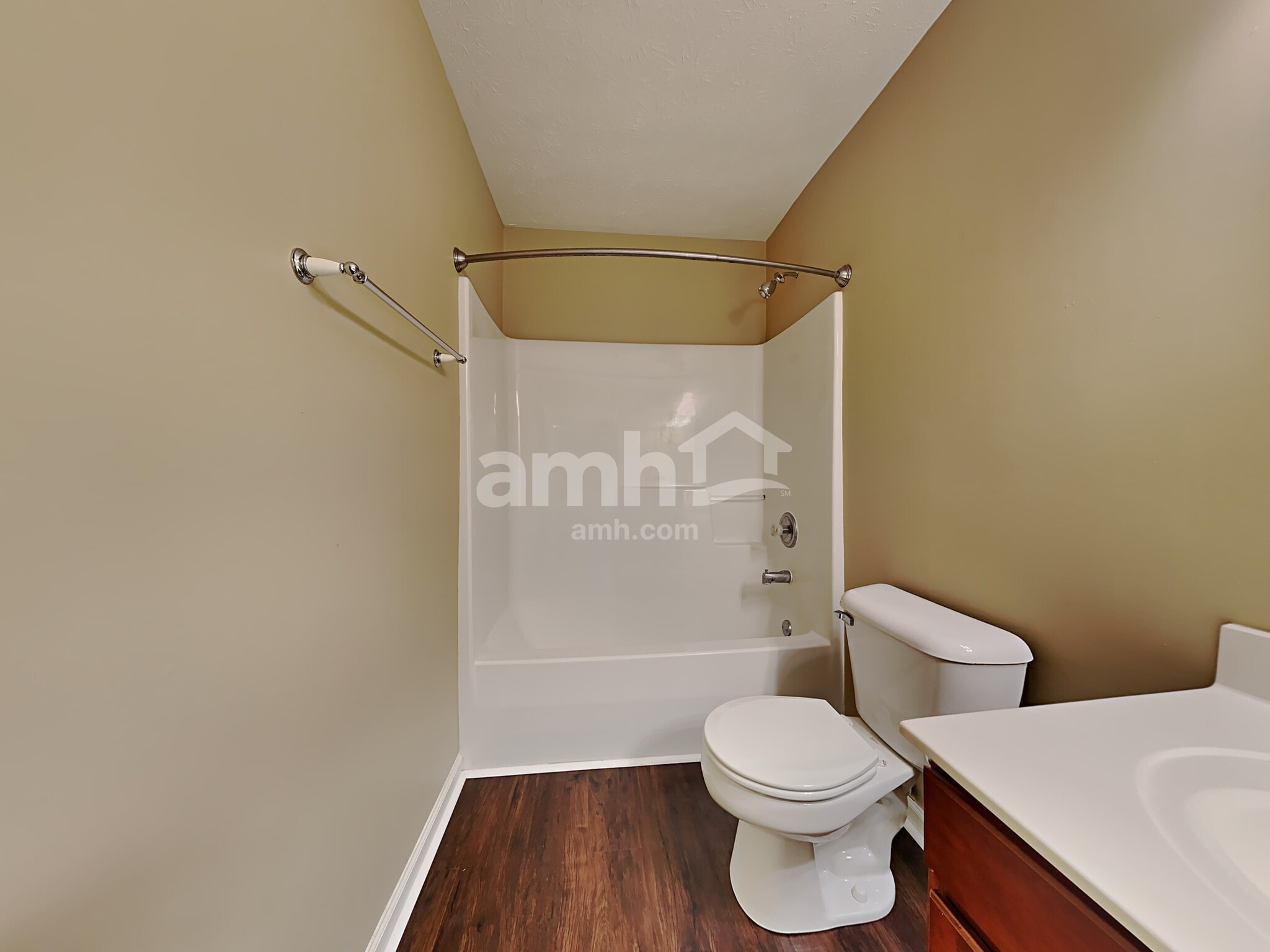 Building Photo - 1351 Blue Ridge Ln