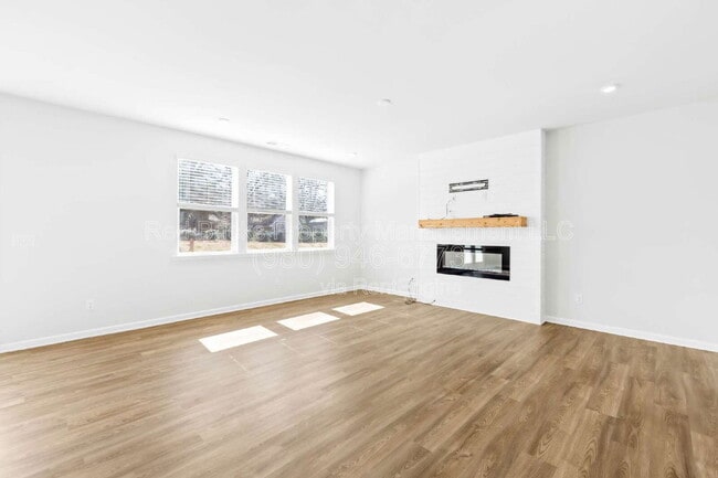 Building Photo - 2128 Blue Sky Mdws Dr