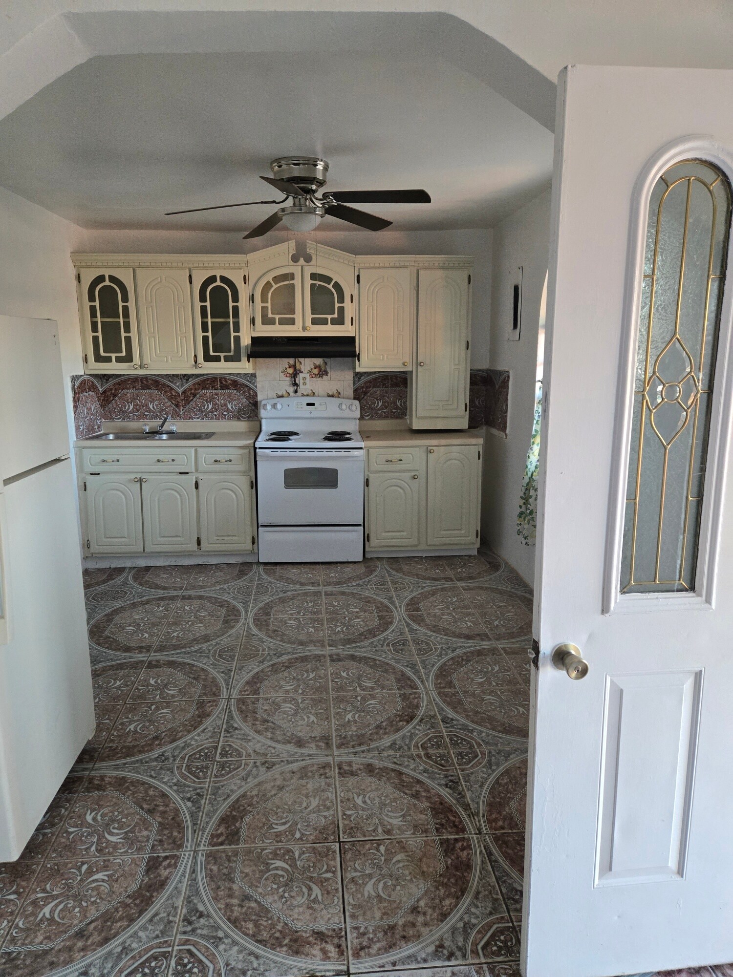 Building Photo - 624 De Vargas Dr