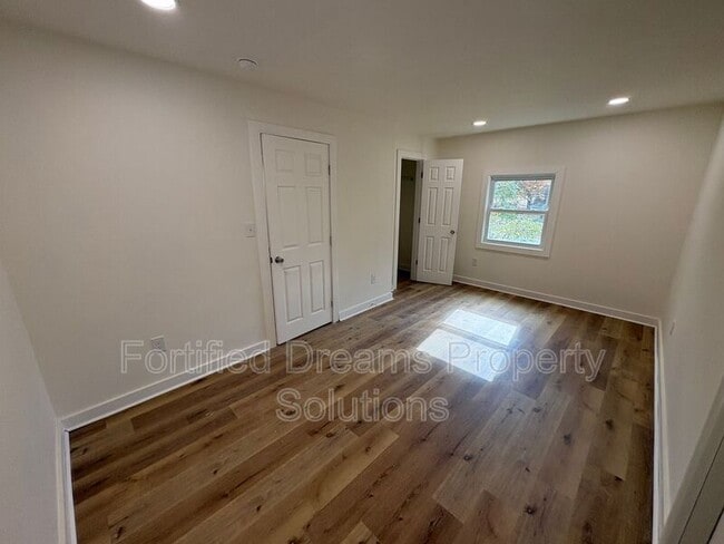 Building Photo - 5811 Uwharrie Rd