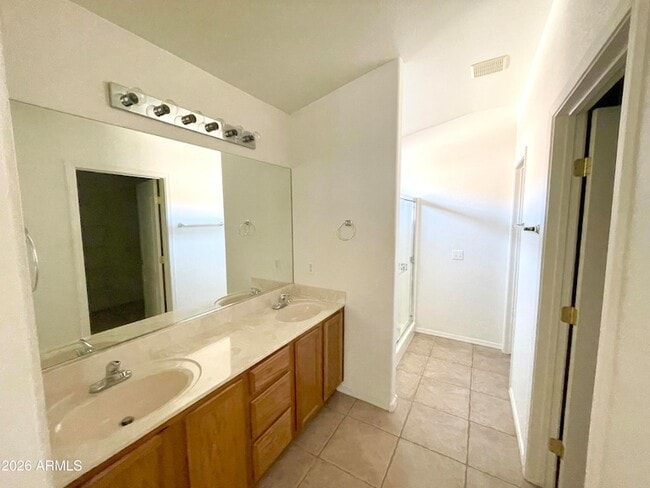 Building Photo - 4981 E Catalina Ct
