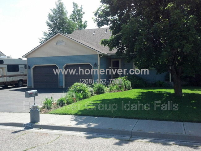 Primary Photo - 1545 Bluebird Ln