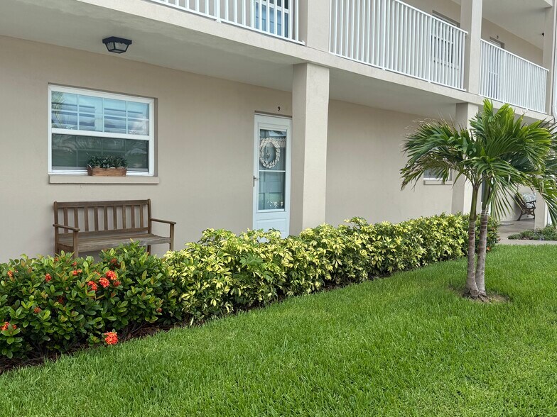 Building Photo - 10215 Regal Dr