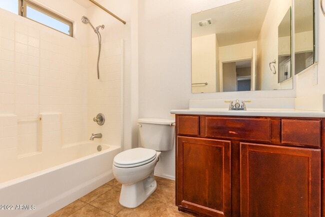 Building Photo - 1732 E Elgin St