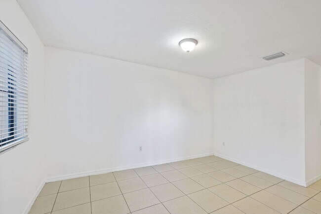 Building Photo - Cutler Bay Townhouse