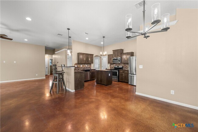 Building Photo - 314 Pointer St