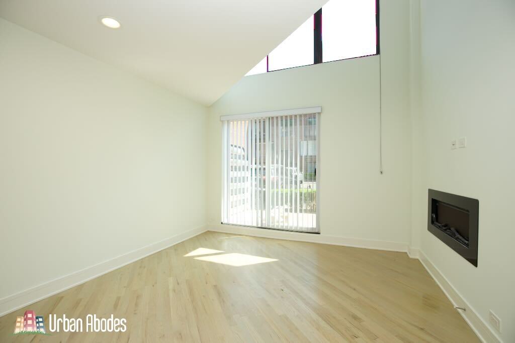 Building Photo - 935 W Grace St