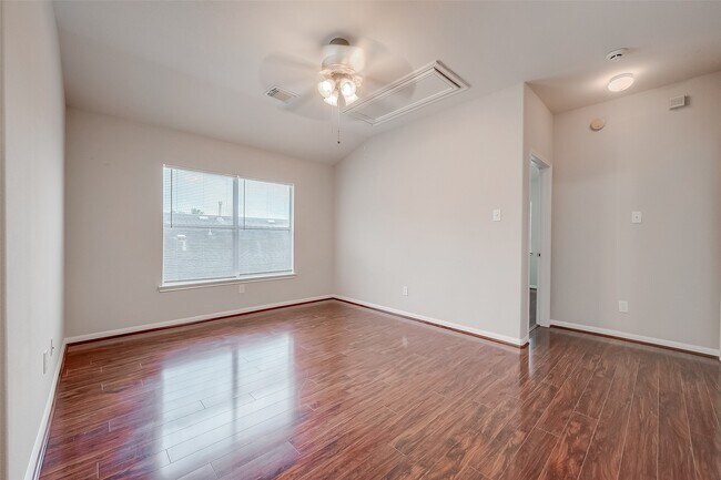 Building Photo - 1210 Gibbons Ct