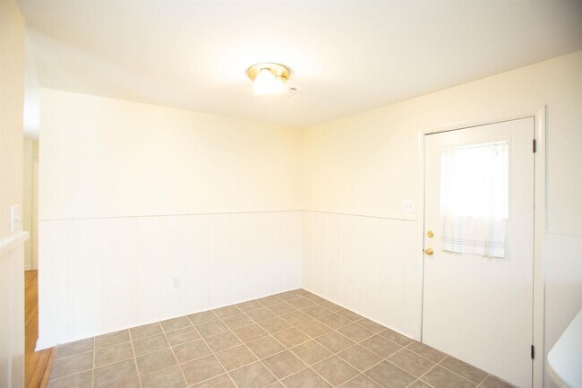 Building Photo - 7400 L St