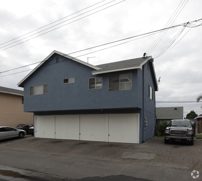 Building Photo - 9422 Valley View