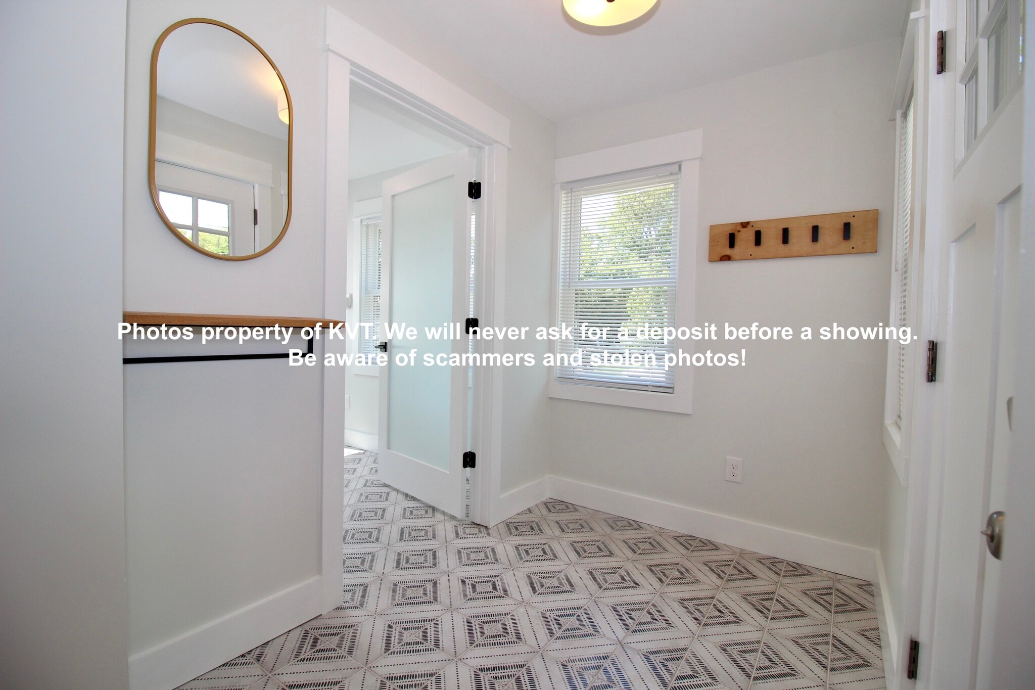 Entry - 5316 Whetsel Ave