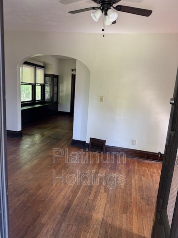 Building Photo - 11915 Andover Blvd