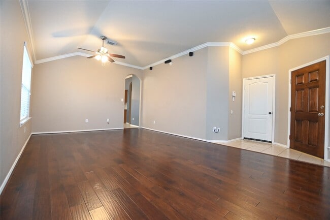 Building Photo - 6104 Promenade Ln