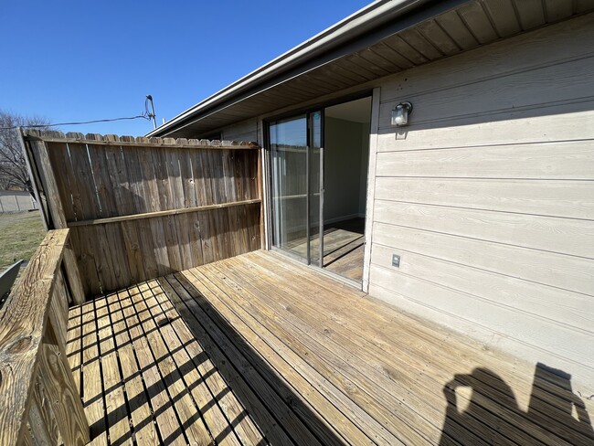 Deck with large yard - 3680 W Sylvania St