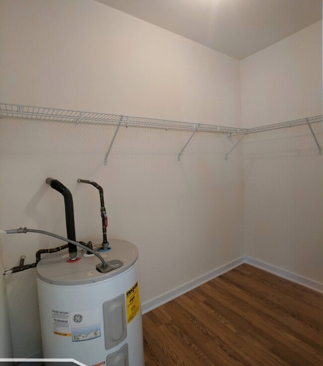 Building Photo - 1850 N Humboldt Blvd