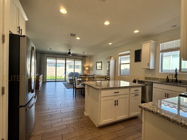 Building Photo - 6630 E Via Arroyo Largo