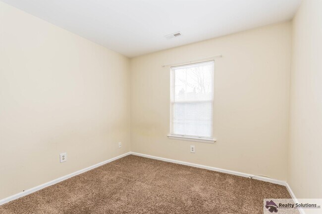 Building Photo - 514 Cascade Ct