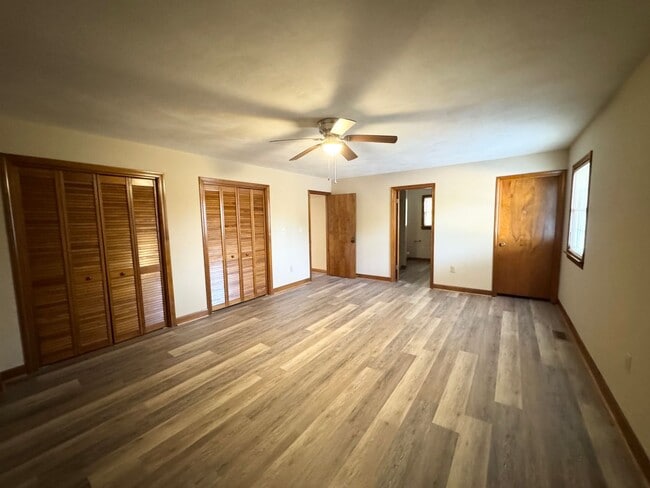 Building Photo - 108 Seymour Dr