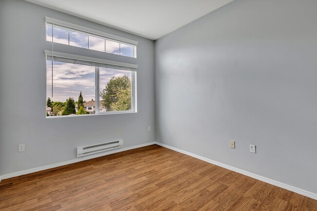 Building Photo - 2 Bed 1 Bath Condo in Lakeland Hills