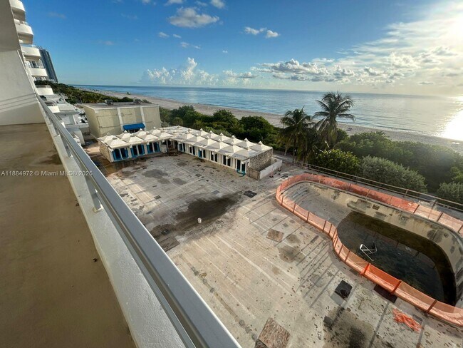 Building Photo - 5555 Collins Ave