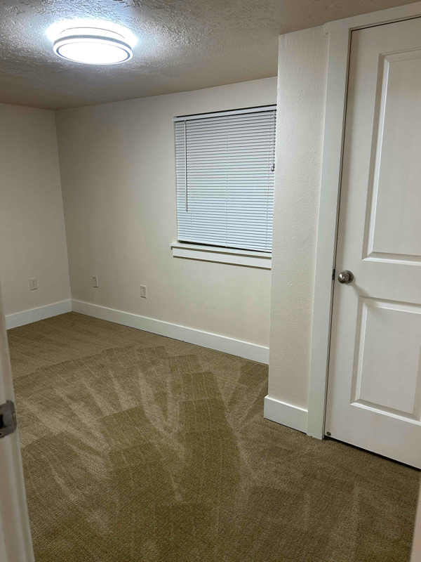 Building Photo - 269 S 400 W