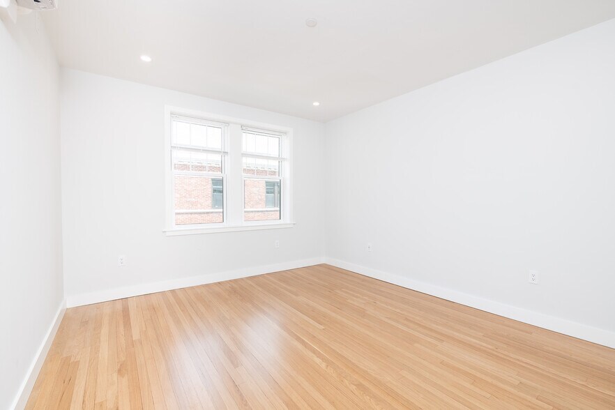 Building Photo - 17a Forest St. Unit 42