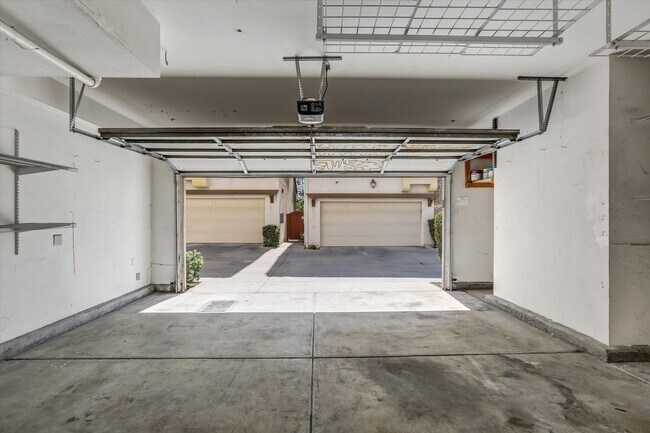 Building Photo - 7370 La Mesita Pl