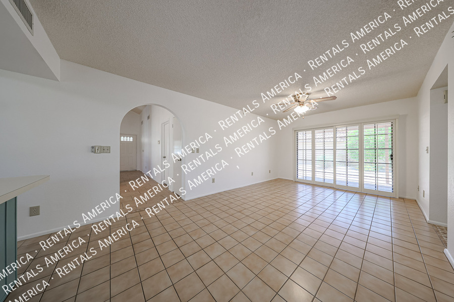 Building Photo - 5006 E Mesquite Wood Ct