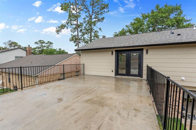 Building Photo - 8707 Wind Side Dr