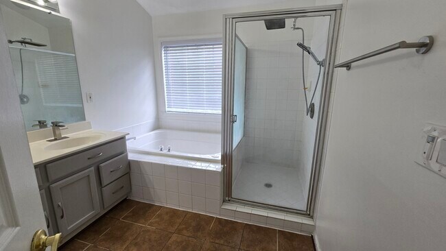 Building Photo - 21138 Angela Square