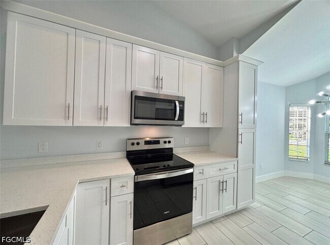 Building Photo - 12396 Kelly Sands Way