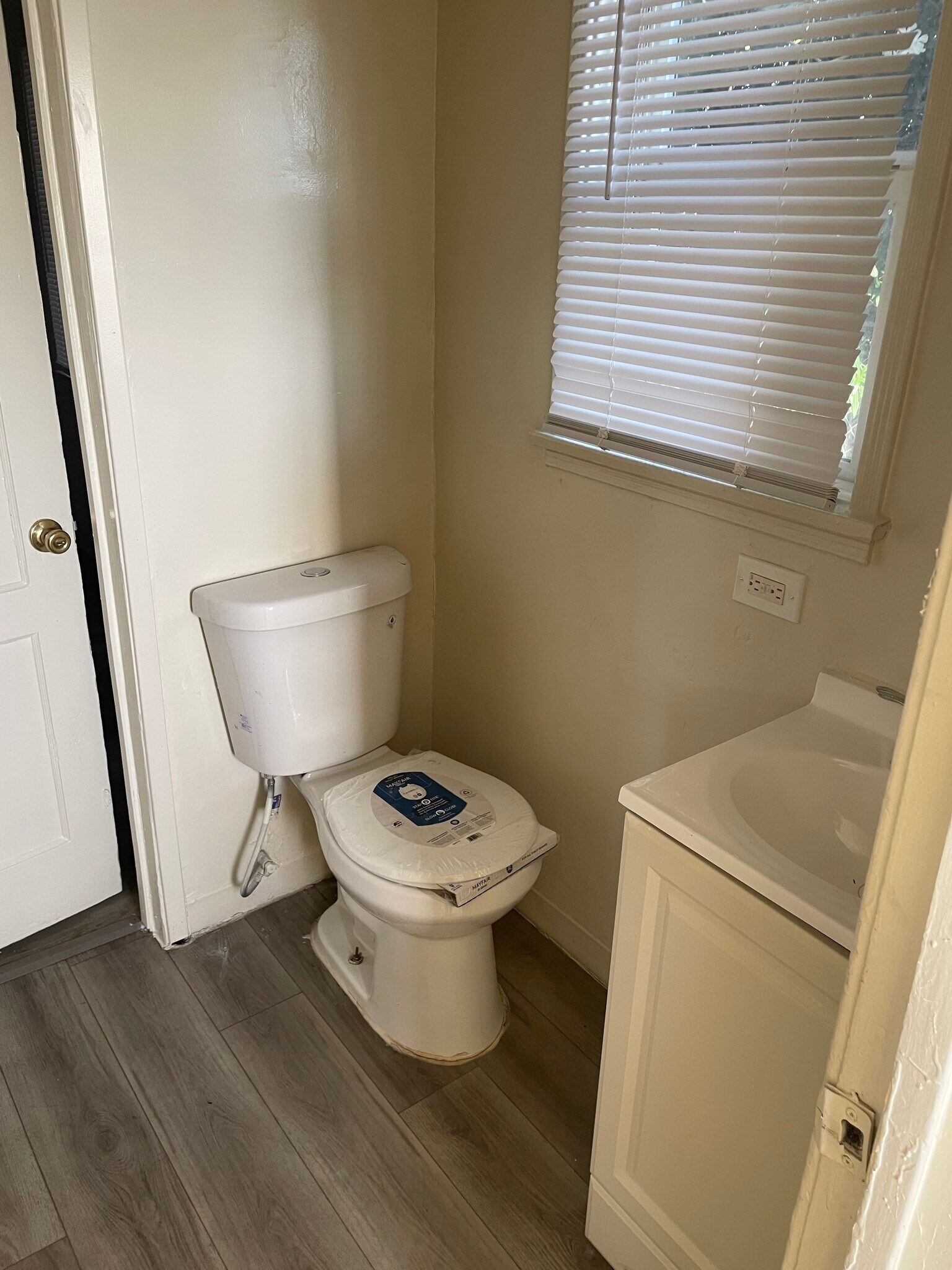 Building Photo - 7823 Sterling Ave