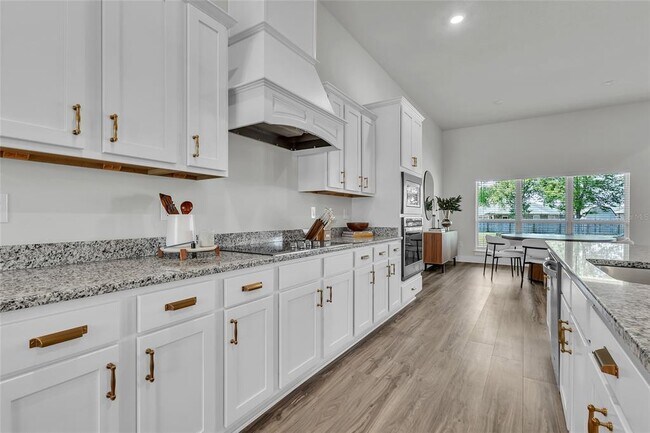 Building Photo - 5531 Blake Ln