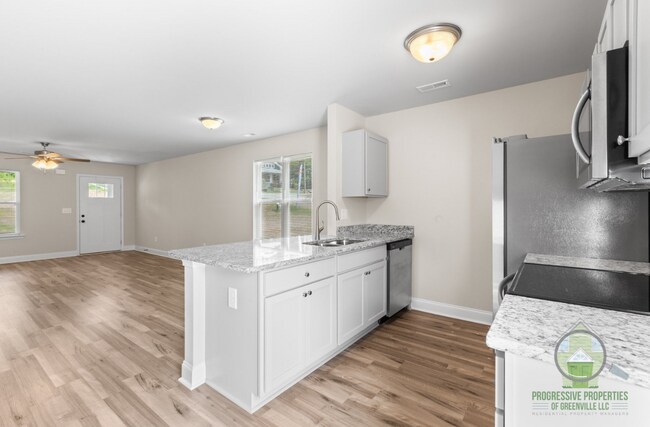 Building Photo - 217 Liberty Dr