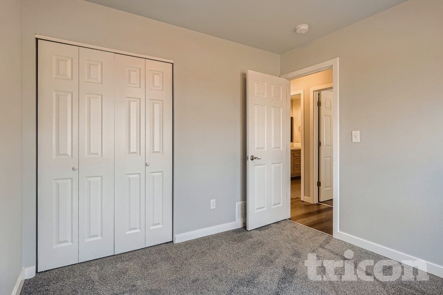 Building Photo - 2625 Alpine Ave