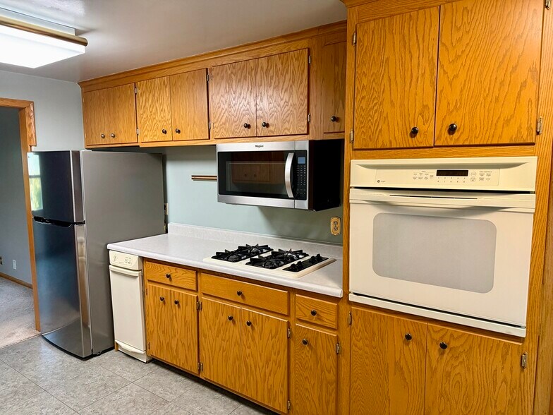 Building Photo - 5403 Pleasant Ave