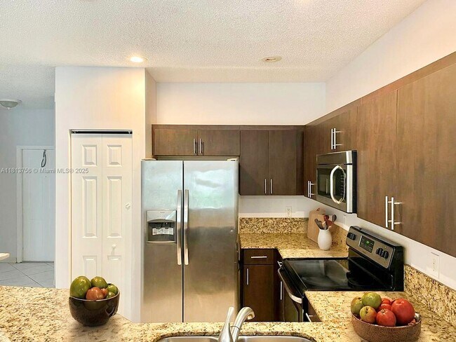 Building Photo - 12115 SW 5th Ct