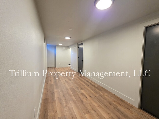 Building Photo - 7020 NE 17th Ave