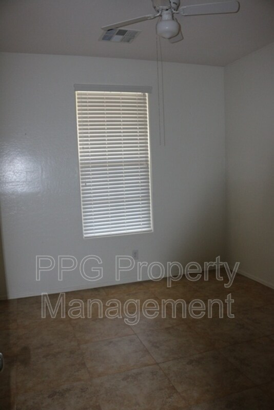 Building Photo - 15366 W Dreyfus St
