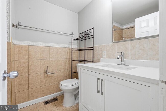 Building Photo - 13 Fox Run Ct